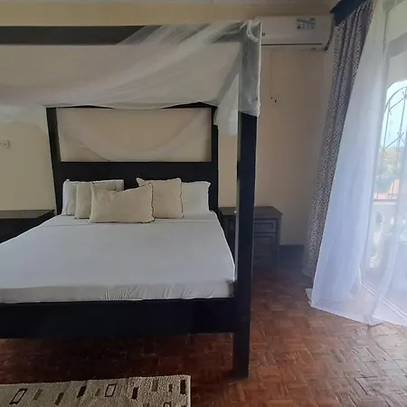 Ary Homestay Nyali - On Corral Drive Mombasa Exterior photo